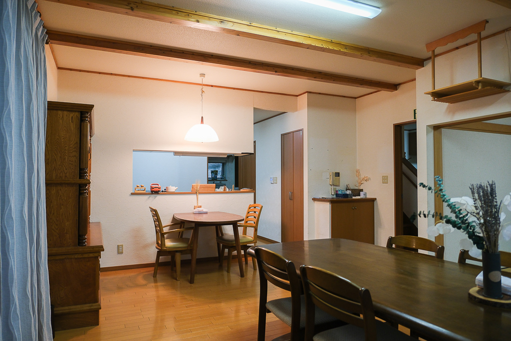 日本北海道｜卓也美瑛微宿．美瑛車站包棟民宿，車站步行7分鐘，鄰近超市和便利商店 @飛天璇的口袋