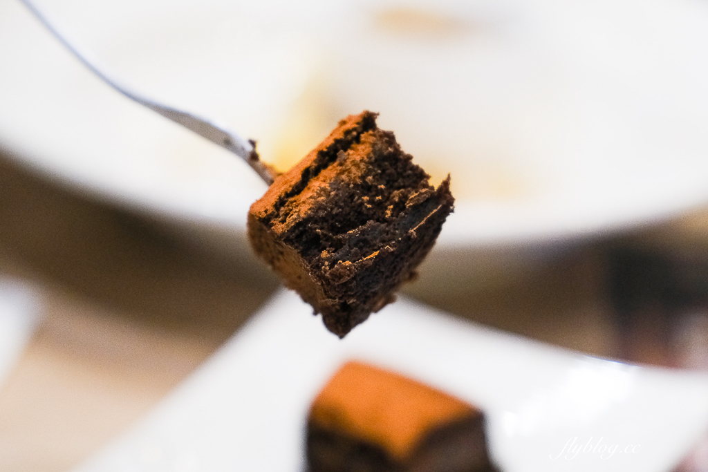 台中東區｜瀧厚炙燒熟成牛排．290元起濕式熟成牛排，湯品飲料無限使用 @飛天璇的口袋