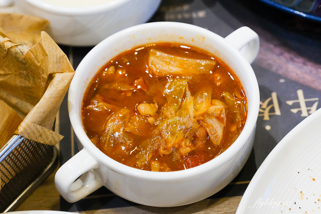 台中東區｜瀧厚炙燒熟成牛排．290元起濕式熟成牛排，湯品飲料無限使用 @飛天璇的口袋