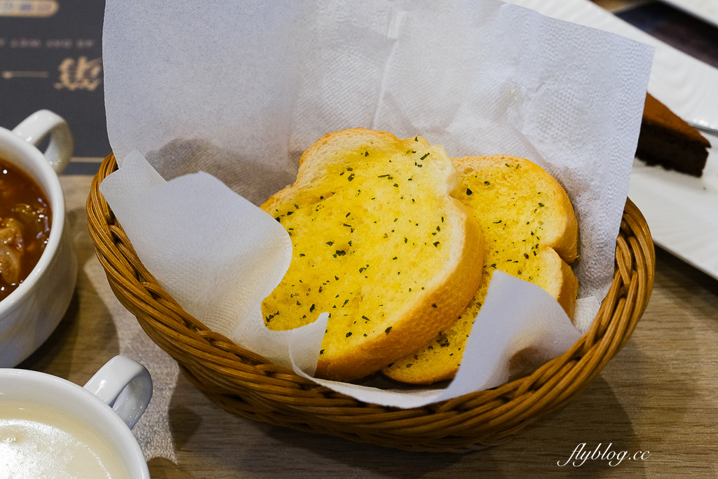 台中東區｜瀧厚炙燒熟成牛排．290元起濕式熟成牛排，湯品飲料無限使用 @飛天璇的口袋