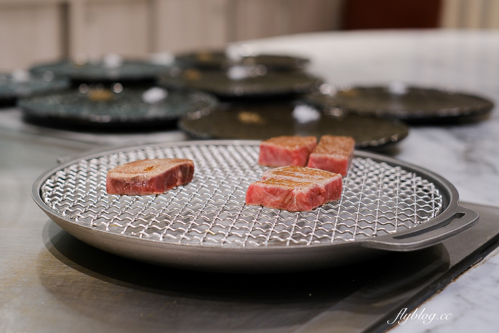 【台中慶生聚餐首選】明水然樂．1600元起台中日式無菜單鐵板燒，慶生約會餐廳推薦 @飛天璇的口袋