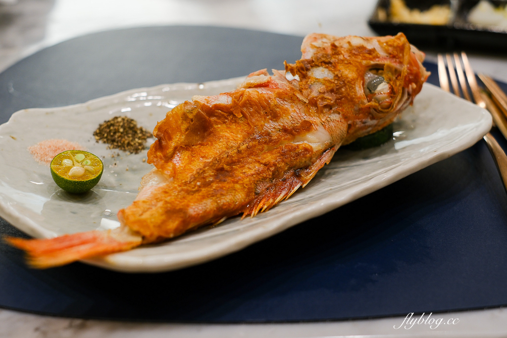 【台中慶生聚餐首選】明水然樂．1600元起台中日式無菜單鐵板燒，慶生約會餐廳推薦 @飛天璇的口袋