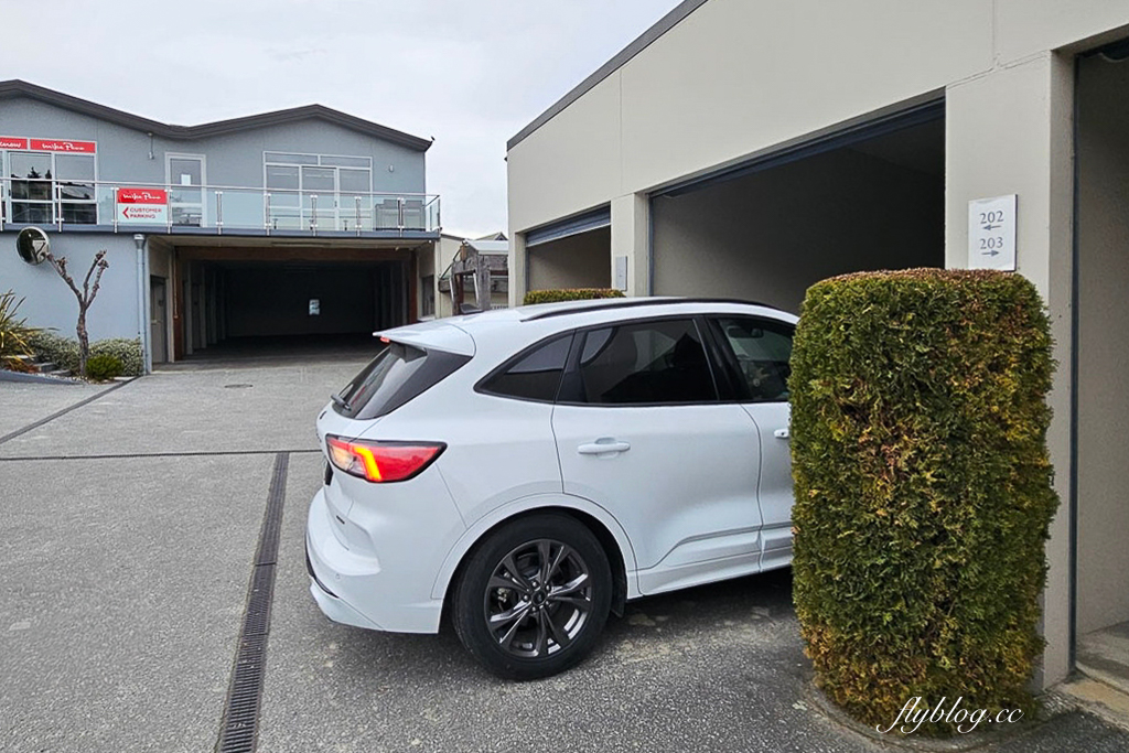 紐西蘭瓦納卡｜Lakeside Apartments Wanaka．瓦納卡湖畔飯店，有露天游泳池和三溫暖水池 @飛天璇的口袋