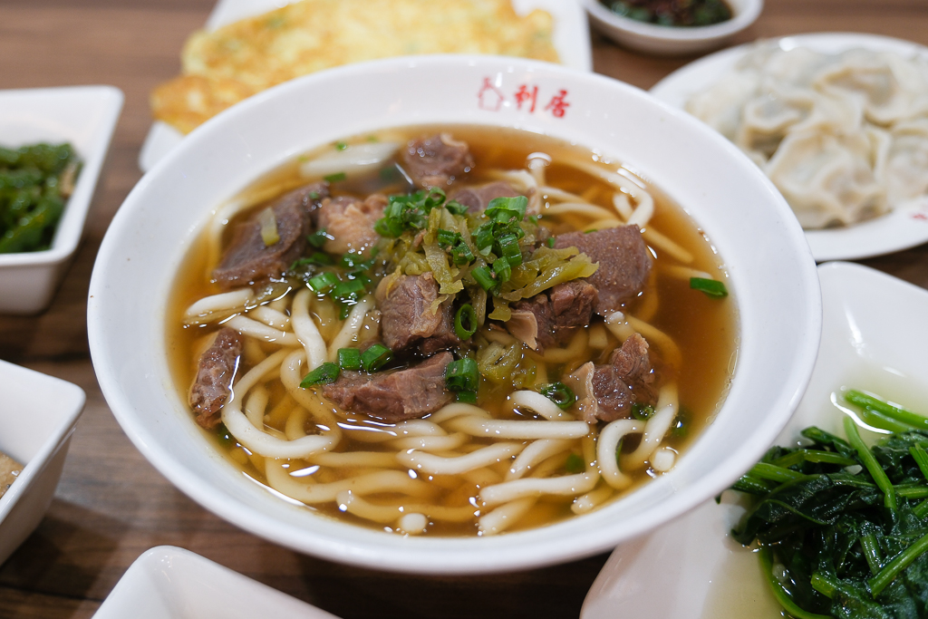 台中北區｜利居家鄉小吃．北平路30年老字號，必點木須炒麵和小菜 @飛天璇的口袋