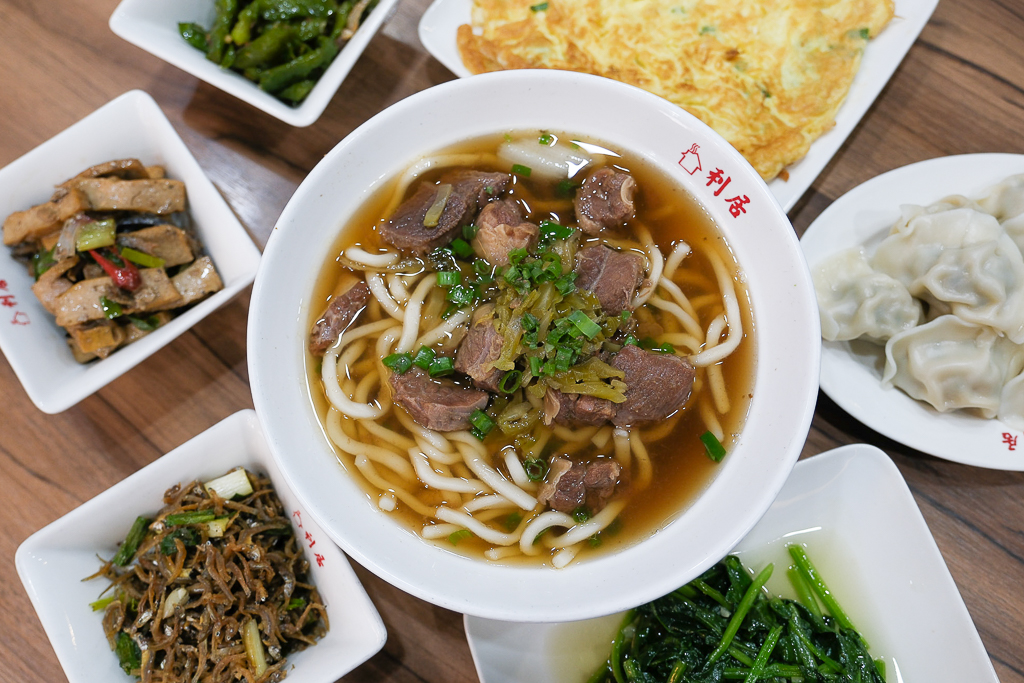 台中北區｜利居家鄉小吃．北平路30年老字號，必點木須炒麵和小菜 @飛天璇的口袋
