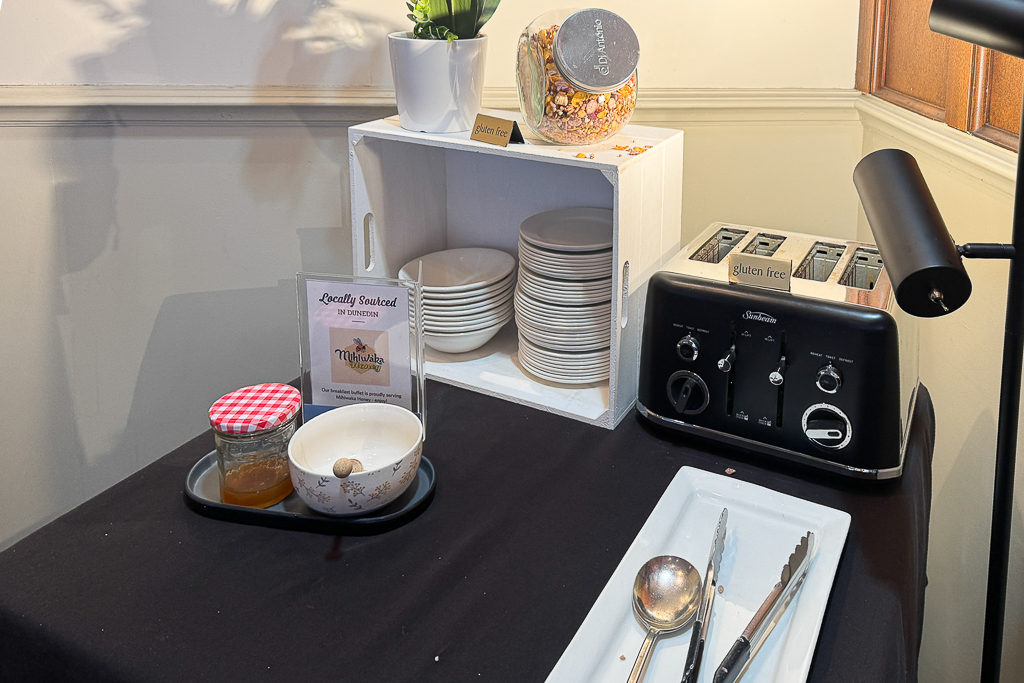 紐西蘭但尼丁｜但尼丁君門酒店．市中心步行5分鐘，Kingsgate Hotel Dunedin 達尼丁金蓋特飯店 @飛天璇的口袋