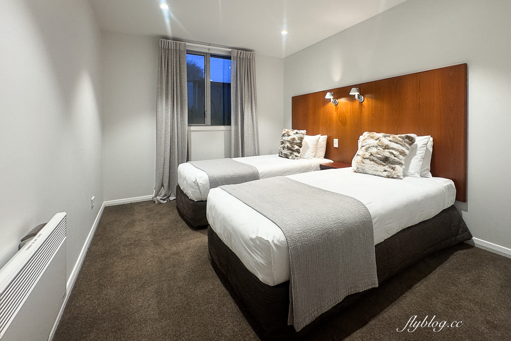 紐西蘭瓦納卡｜Lakeside Apartments Wanaka．瓦納卡湖畔飯店，有露天游泳池和三溫暖水池 @飛天璇的口袋