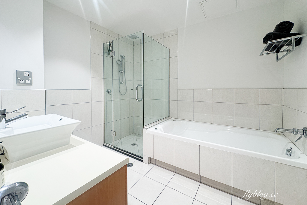 紐西蘭瓦納卡｜Lakeside Apartments Wanaka．瓦納卡湖畔飯店，有露天游泳池和三溫暖水池 @飛天璇的口袋