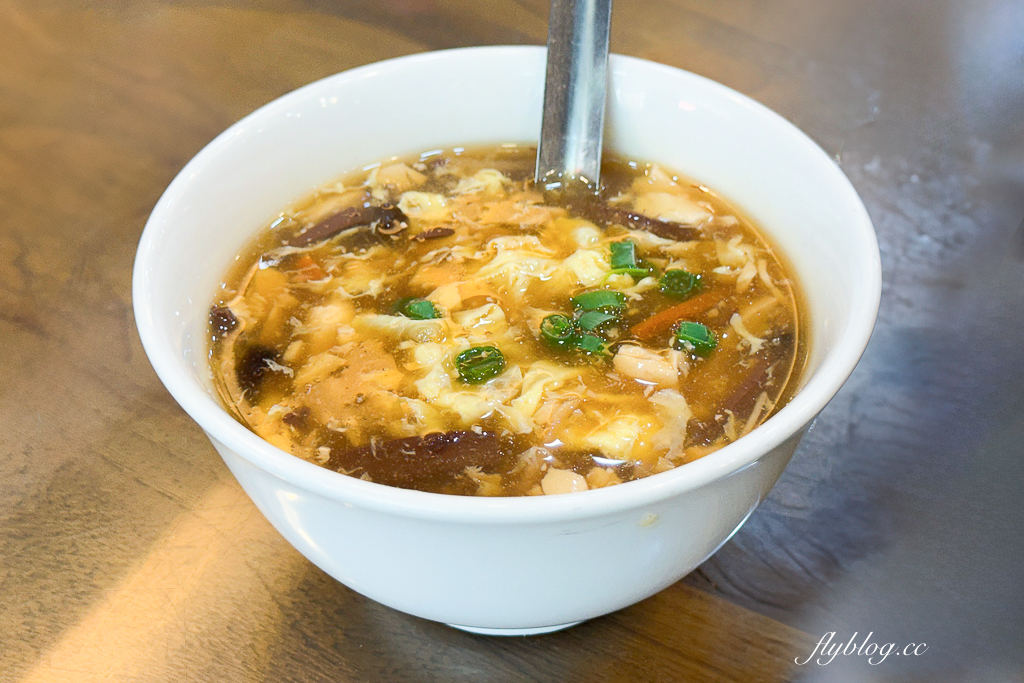 台中北區｜利居家鄉小吃．北平路30年老字號，必點木須炒麵和小菜 @飛天璇的口袋