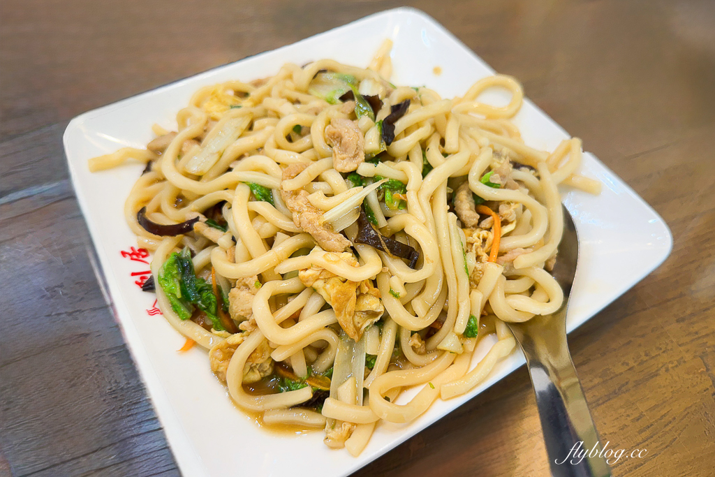 台中北區｜利居家鄉小吃．北平路30年老字號，必點木須炒麵和小菜 @飛天璇的口袋