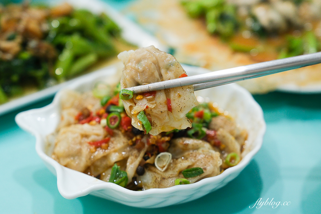 台中北區｜哩賀家．每天市場採買東港直送鮮蚵，台中好吃脆皮蚵仔煎 @飛天璇的口袋