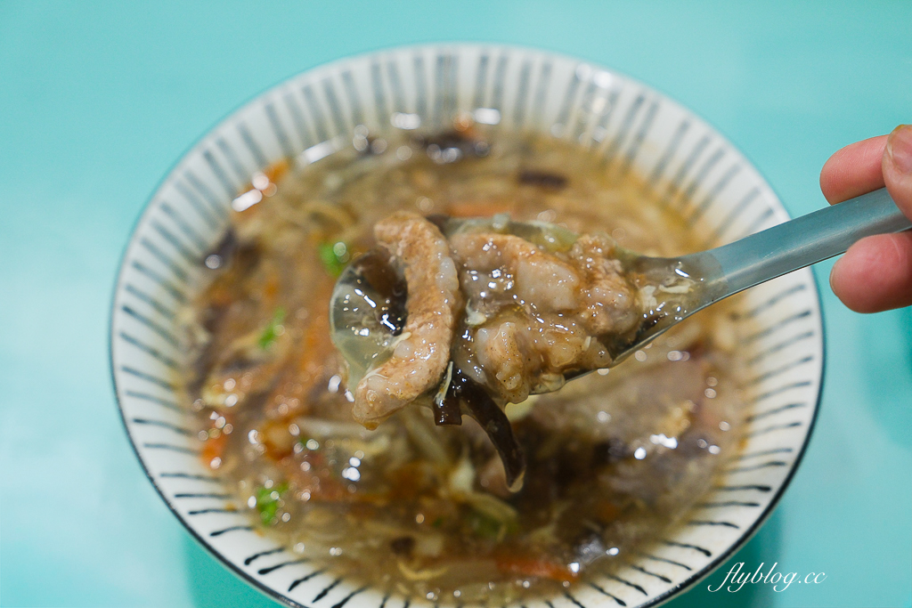 台中北區｜哩賀家．每天市場採買東港直送鮮蚵，台中好吃脆皮蚵仔煎 @飛天璇的口袋