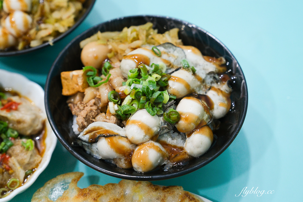 台中北區｜哩賀家．每天市場採買東港直送鮮蚵，台中好吃脆皮蚵仔煎 @飛天璇的口袋