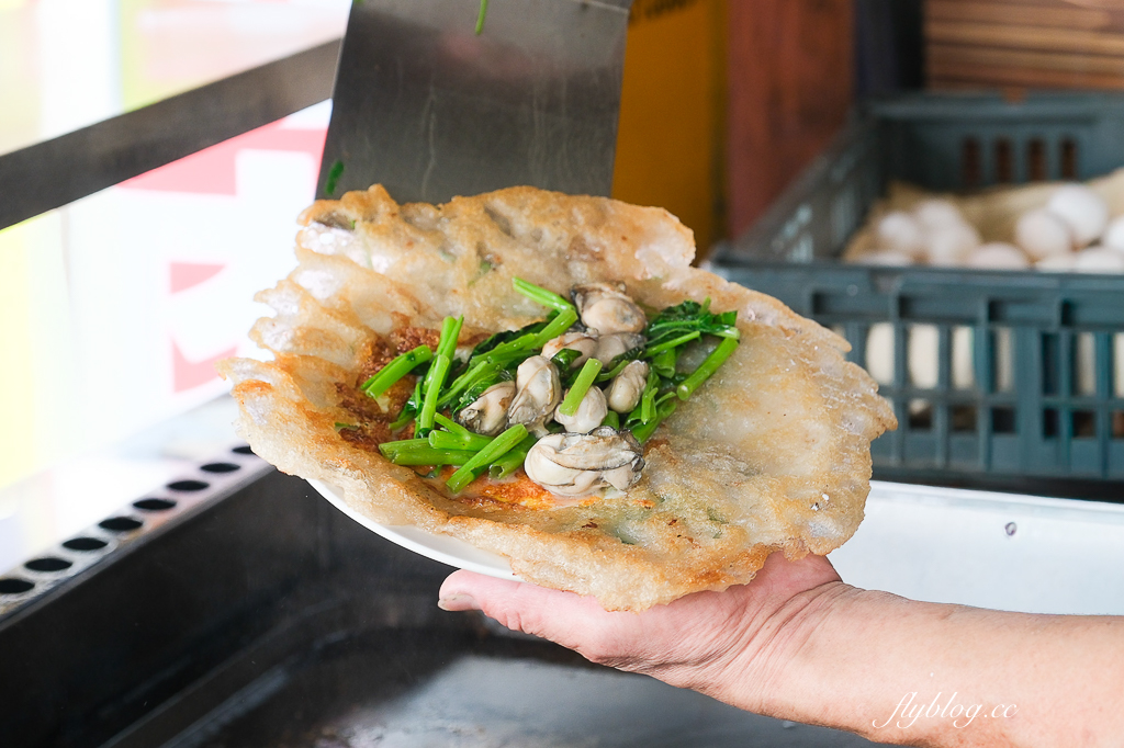 台中北區｜哩賀家．每天市場採買東港直送鮮蚵，台中好吃脆皮蚵仔煎 @飛天璇的口袋