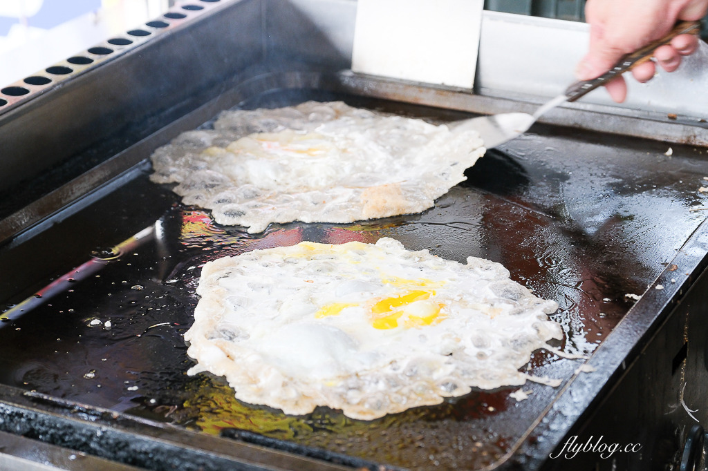 台中北區｜哩賀家．每天市場採買東港直送鮮蚵，台中好吃脆皮蚵仔煎 @飛天璇的口袋