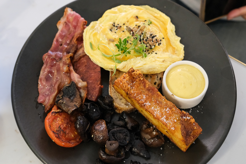 紐西蘭基督城｜梅菲爾飯店 The Mayfair Christchurch．位於基督城市中心，還有自家平面停車場 @飛天璇的口袋