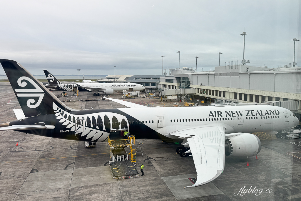 【紐西蘭航空】台北唯一直飛奧克蘭，經濟艙也能180度躺平睡到目的地，首創空中沙發 Skycouch @飛天璇的口袋
