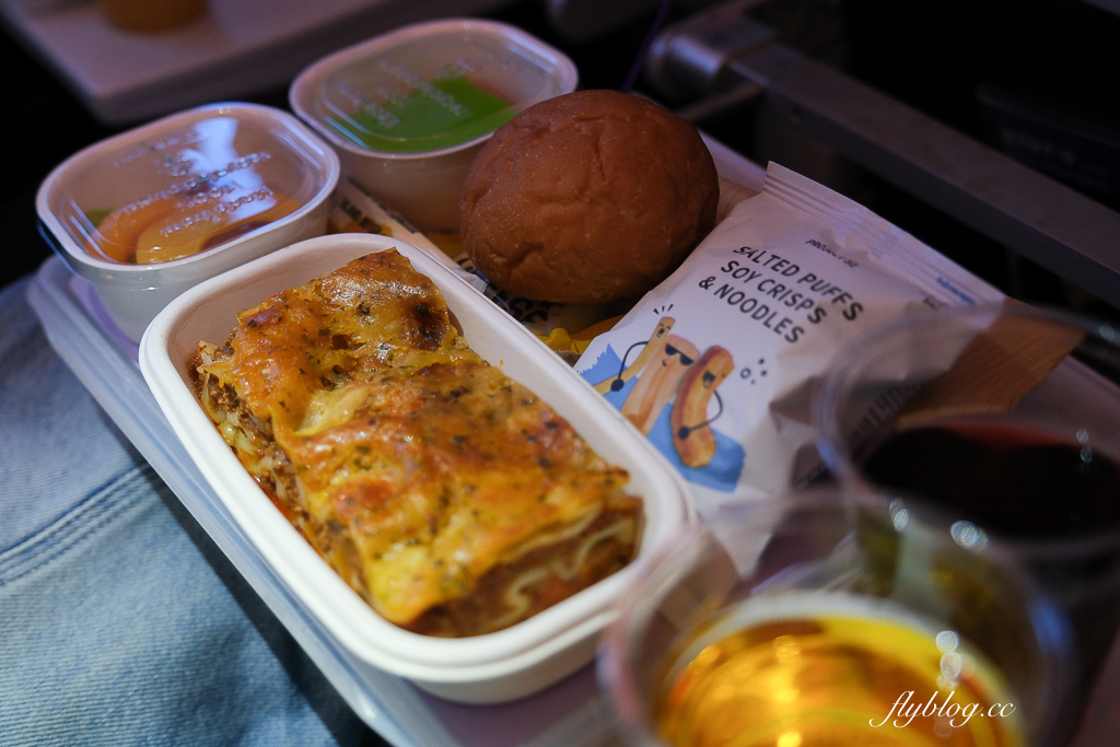 【紐西蘭航空】台北唯一直飛奧克蘭，經濟艙也能180度躺平睡到目的地，首創空中沙發 Skycouch @飛天璇的口袋