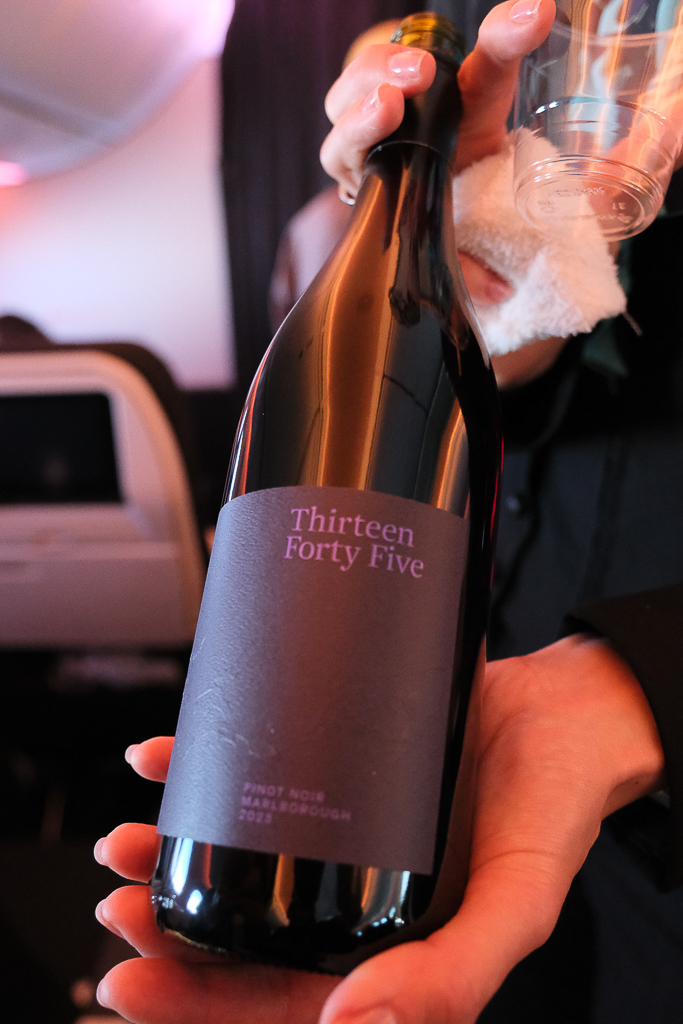 【紐西蘭航空】台北唯一直飛奧克蘭，經濟艙也能180度躺平睡到目的地，首創空中沙發 Skycouch @飛天璇的口袋