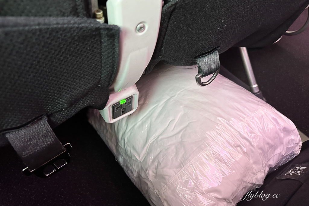 【紐西蘭航空】台北唯一直飛奧克蘭，經濟艙也能180度躺平睡到目的地，首創空中沙發 Skycouch @飛天璇的口袋