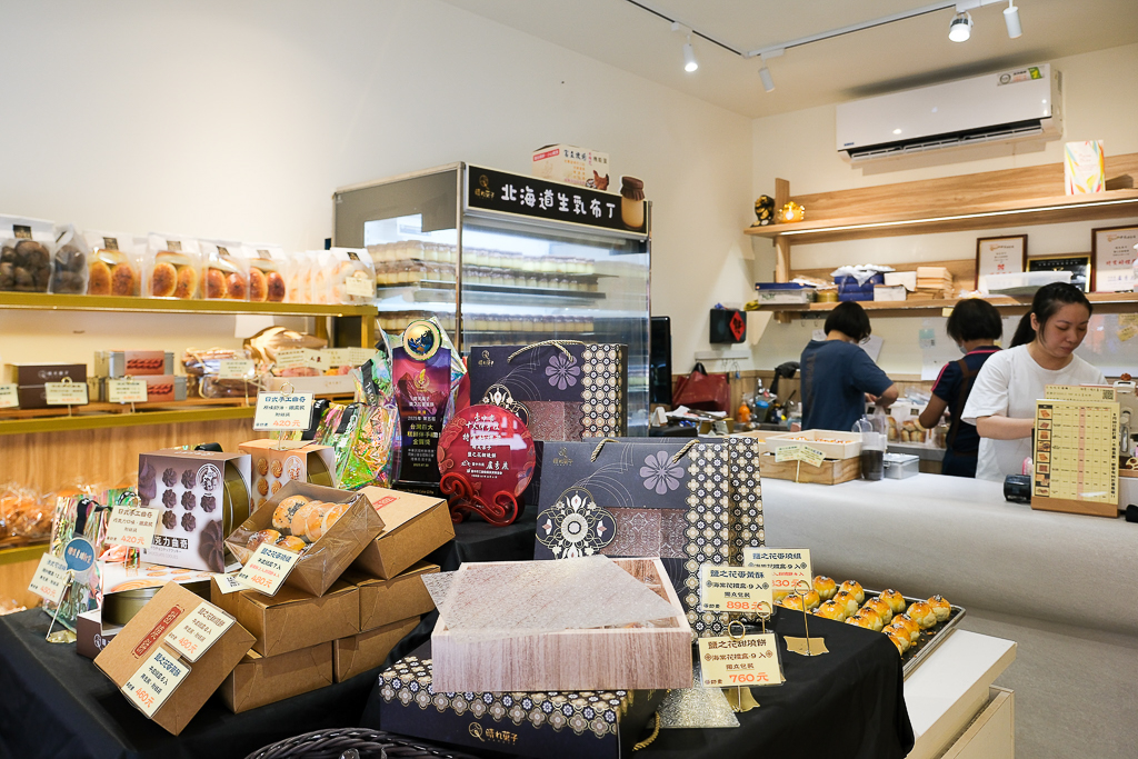 台中北區｜晴天菓子烘焙．甫開業就獲台中十大伴手禮，必買人氣甜燒餅和蛋黃酥 @飛天璇的口袋