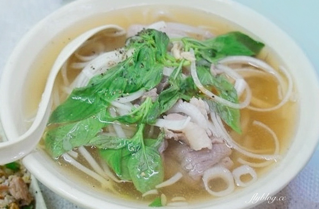 台中東區｜樂業路越南小吃．裴記員工出來開的店，餐點更棒環境更好 @飛天璇的口袋