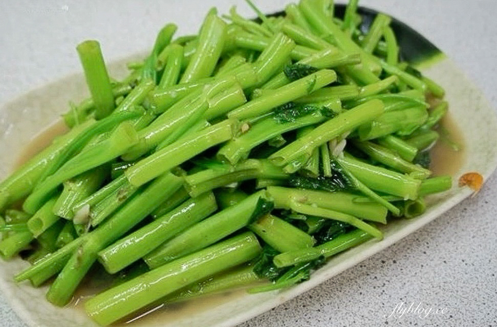 台中東區｜樂業路越南小吃．裴記員工出來開的店，餐點更棒環境更好 @飛天璇的口袋