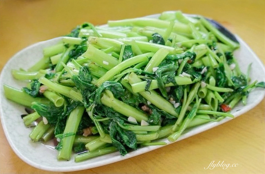 台中東區｜樂業路越南小吃．裴記員工出來開的店，餐點更棒環境更好 @飛天璇的口袋