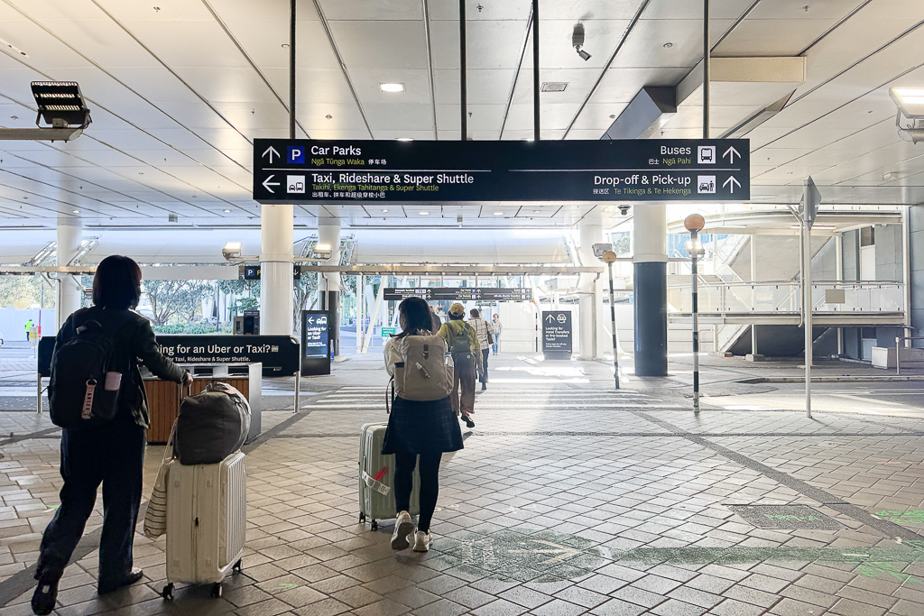 【奧克蘭機場轉機】轉機注意事項．轉機時間需要多久？行李可以直掛嗎？國際航廈到國內航廈交通 @飛天璇的口袋