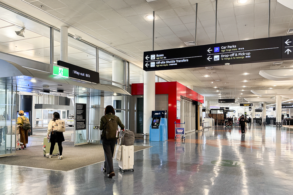 【奧克蘭機場轉機】轉機注意事項．轉機時間需要多久？行李可以直掛嗎？國際航廈到國內航廈交通 @飛天璇的口袋