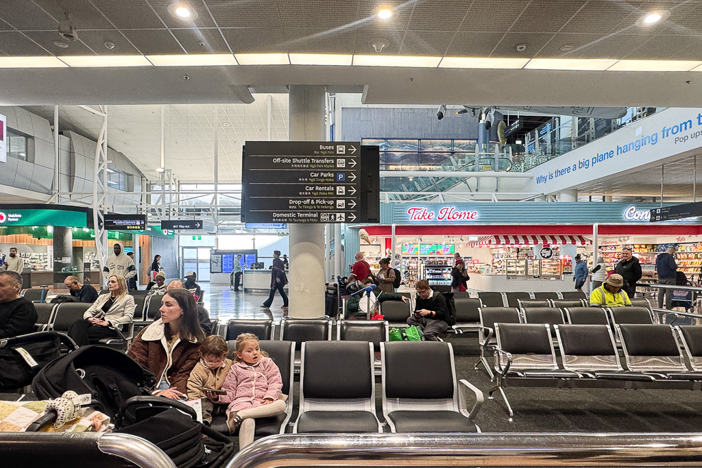 【奧克蘭機場轉機】轉機注意事項．轉機時間需要多久？行李可以直掛嗎？國際航廈到國內航廈交通 @飛天璇的口袋