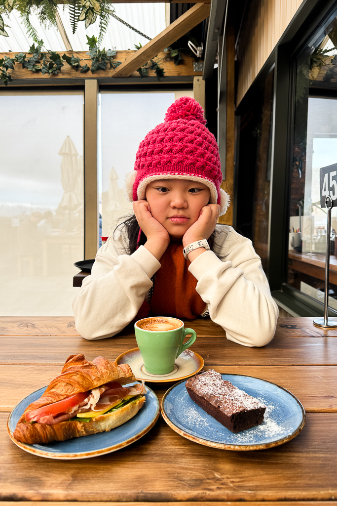 紐西蘭南島｜高地鄉村鮭魚 High Country Salmon．冰川水質養殖鮭魚，Twizel小鎮美食餐廳 @飛天璇的口袋