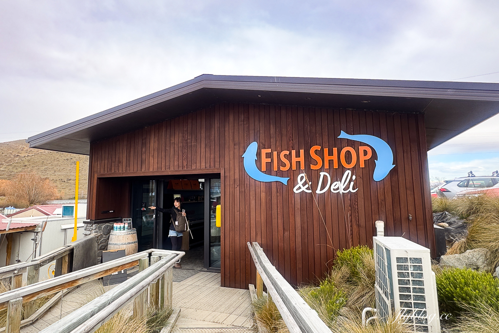 紐西蘭南島｜高地鄉村鮭魚 High Country Salmon．冰川水質養殖鮭魚，Twizel小鎮美食餐廳 @飛天璇的口袋