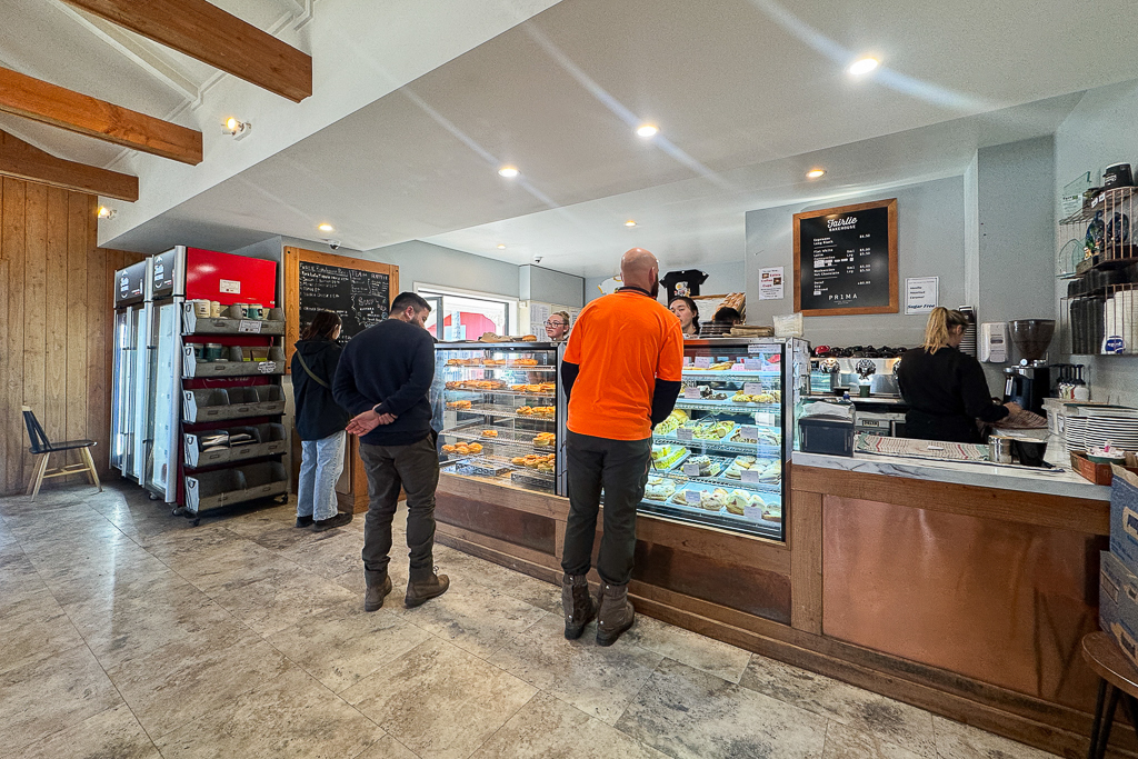 紐西蘭南島｜Fairlie Bakehouse．網路推薦南島最好吃的鹹派，必點鮭魚和羊肉口味 @飛天璇的口袋