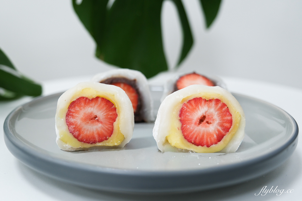 台中北屯｜洪記阿公麻糬．水湳市場擺攤到實體店面，冬季限定草莓麻糬上市了 @飛天璇的口袋