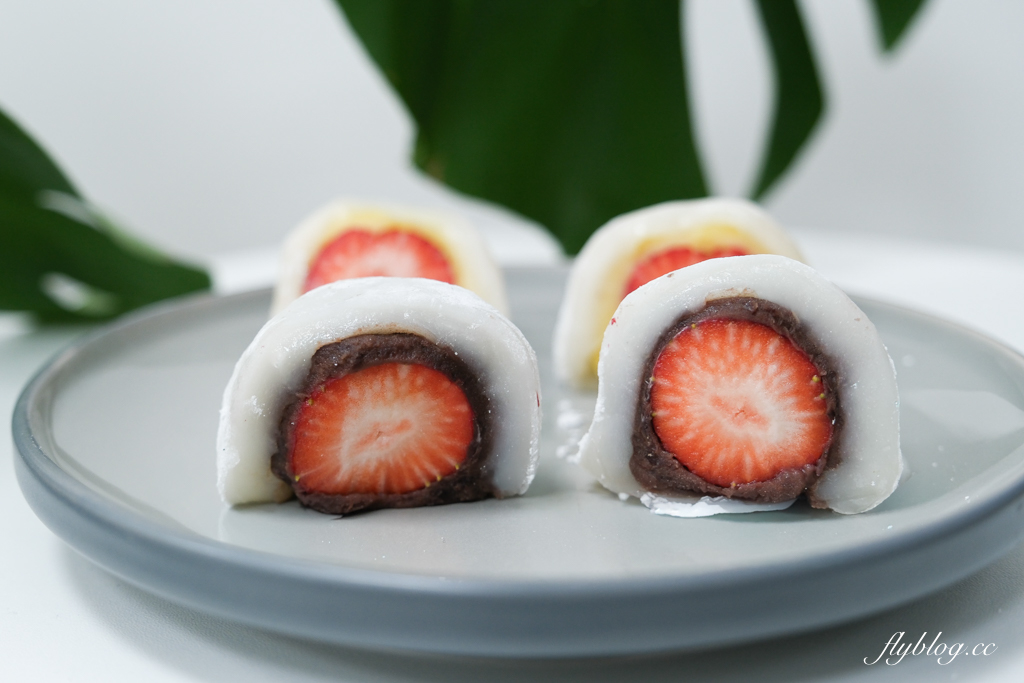 台中北屯｜洪記阿公麻糬．水湳市場擺攤到實體店面，冬季限定草莓麻糬上市了 @飛天璇的口袋