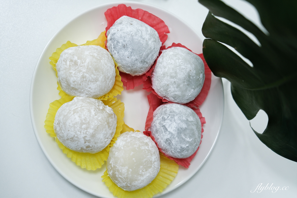 台中北屯｜洪記阿公麻糬．水湳市場擺攤到實體店面，冬季限定草莓麻糬上市了 @飛天璇的口袋