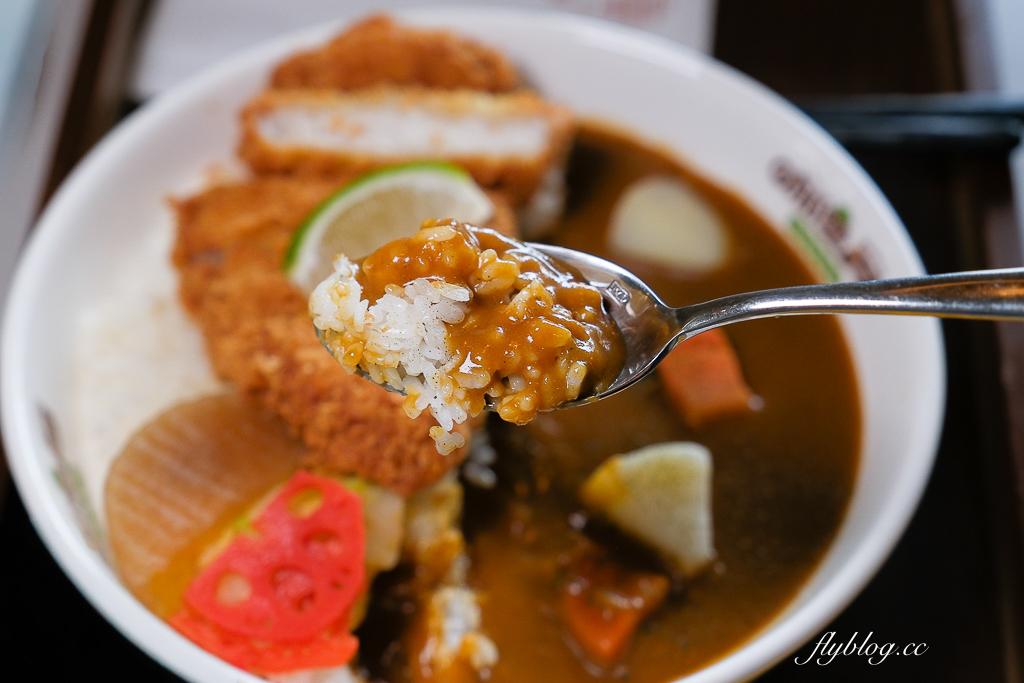 台中北屯｜咖哩厚台灣茶咖哩 中清支店．以台灣茶入咖哩，茶泡飯兩種吃法 @飛天璇的口袋