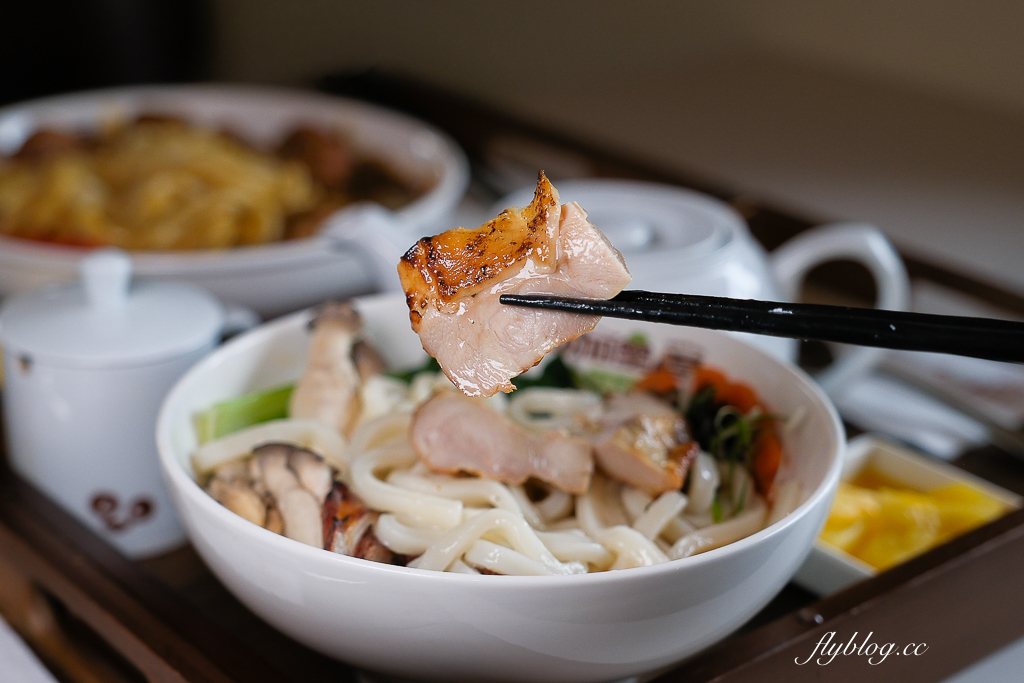 台中北屯｜咖哩厚台灣茶咖哩 中清支店．以台灣茶入咖哩，茶泡飯兩種吃法 @飛天璇的口袋