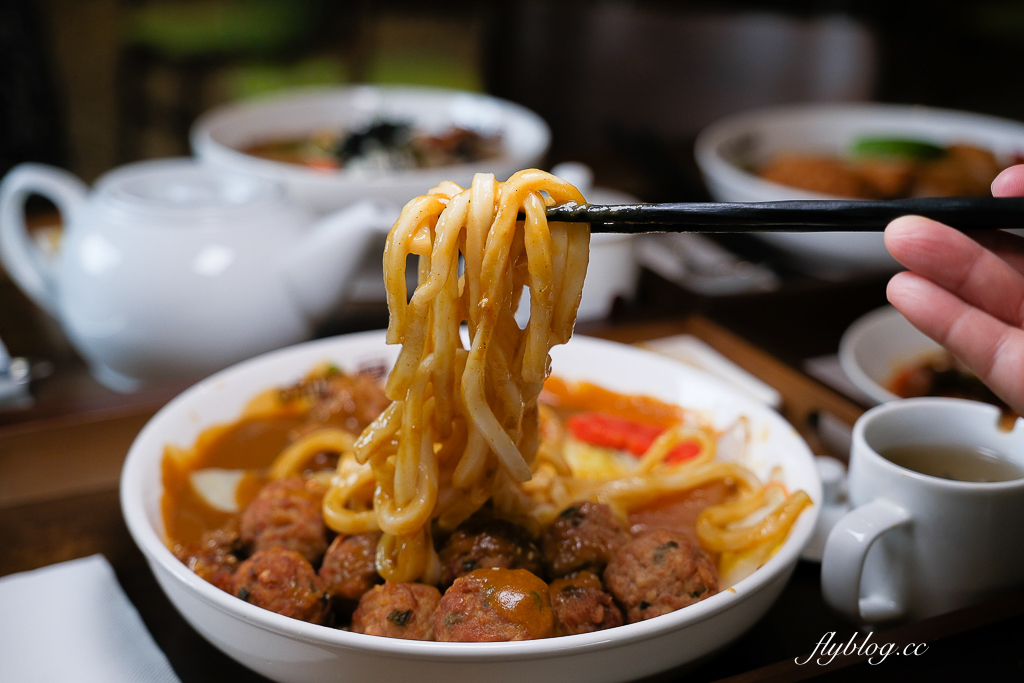 台中北屯｜咖哩厚台灣茶咖哩 中清支店．以台灣茶入咖哩，茶泡飯兩種吃法 @飛天璇的口袋