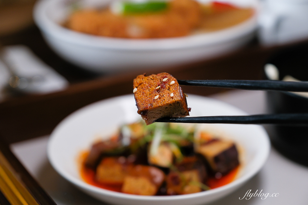 台中北屯｜咖哩厚台灣茶咖哩 中清支店．以台灣茶入咖哩，茶泡飯兩種吃法 @飛天璇的口袋