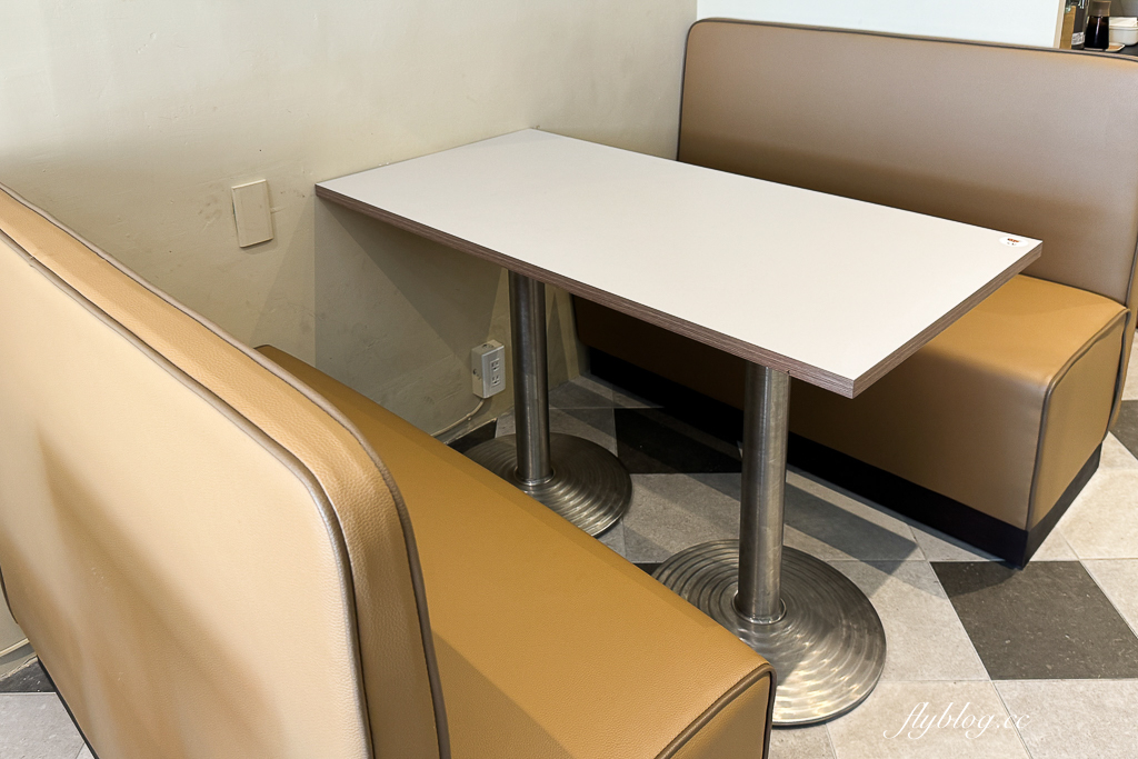 台中北屯｜咖哩厚台灣茶咖哩 中清支店．以台灣茶入咖哩，茶泡飯兩種吃法 @飛天璇的口袋