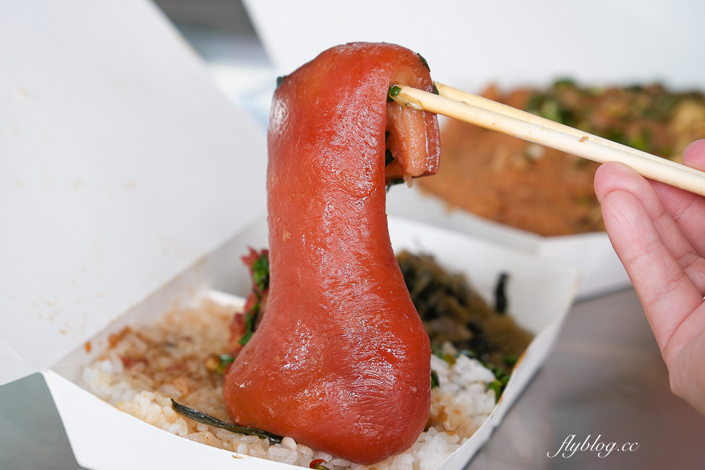 台中北區｜金源興爌肉飯．好吃的炒麵和排骨飯，必加自製韭菜辣椒醬 @飛天璇的口袋