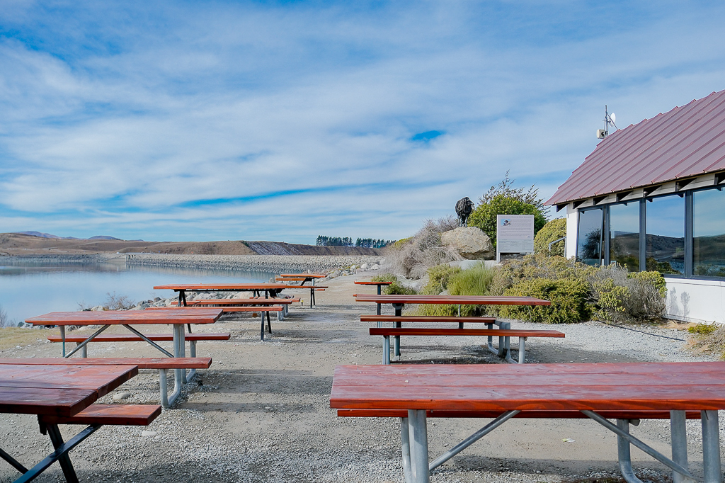 紐西蘭南島｜普卡基湖 Lake Pukaki．超浪漫藍色牛奶湖，沿途必拍三個觀景台 @飛天璇的口袋