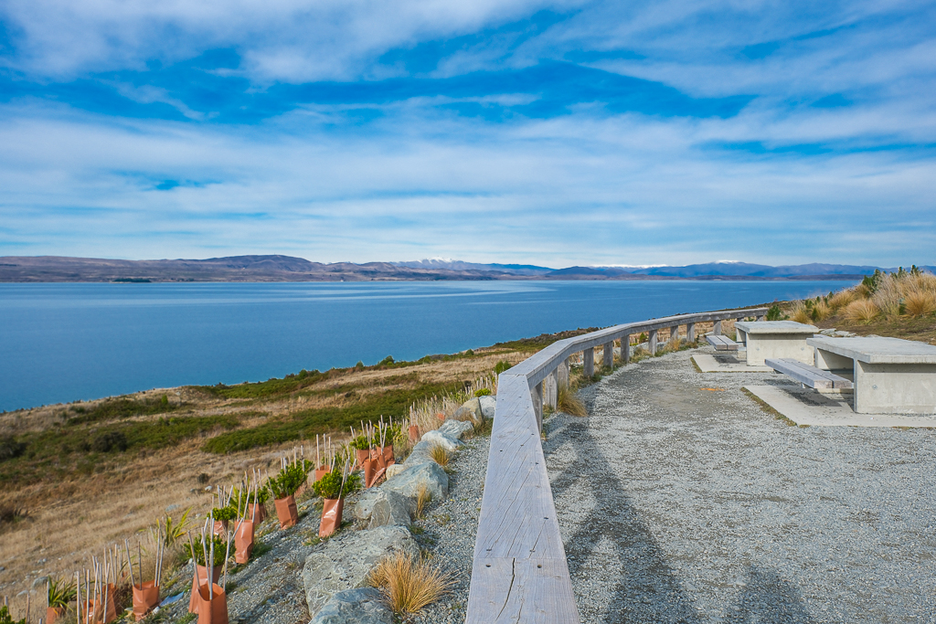 紐西蘭南島｜普卡基湖 Lake Pukaki．超浪漫藍色牛奶湖，沿途必拍三個觀景台 @飛天璇的口袋
