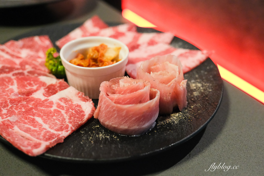 台中太平｜紅桧燒肉鍋物．蔬菜百匯火鍋吃到飽，啤酒清酒梅酒無限暢飲 @飛天璇的口袋