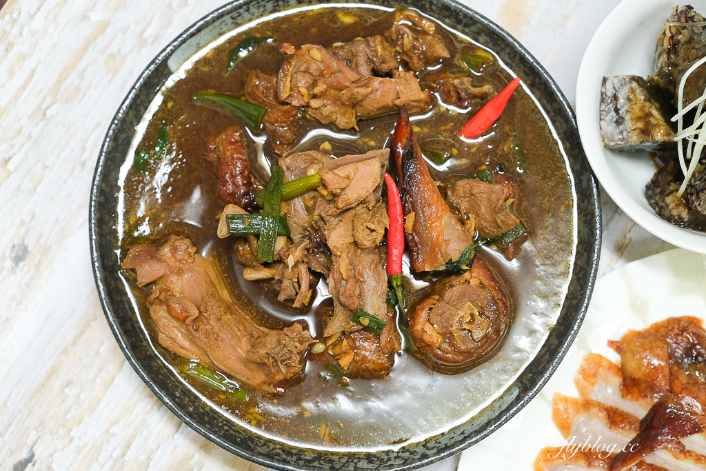 台中南屯｜達人嗑鴨．台中烤鴨外帶，一鴨三吃750元 @飛天璇的口袋