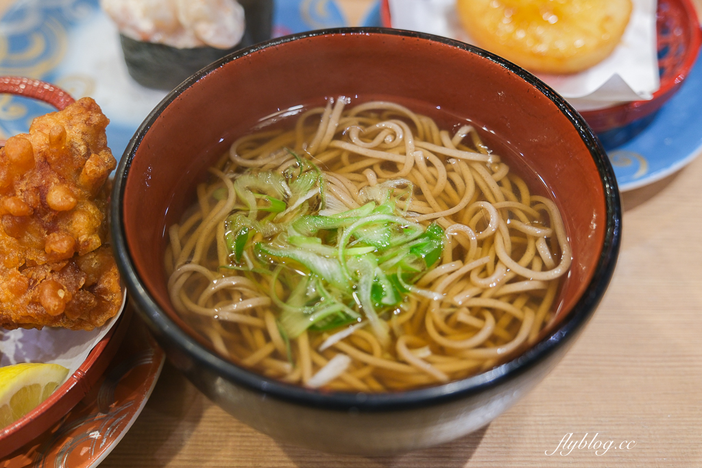 日本北海道｜迴轉壽司 Toriton 北8条光星店．札幌人氣迴轉壽司推薦，北海道海鮮產地直送 @飛天璇的口袋