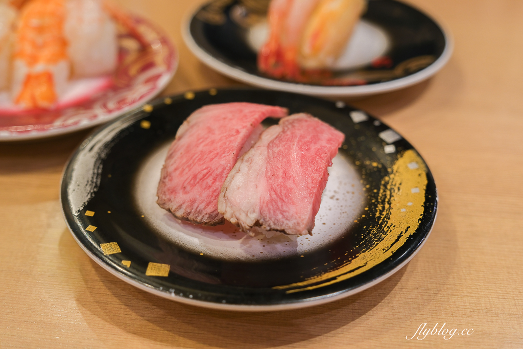 日本北海道｜迴轉壽司 Toriton 北8条光星店．札幌人氣迴轉壽司推薦，北海道海鮮產地直送 @飛天璇的口袋