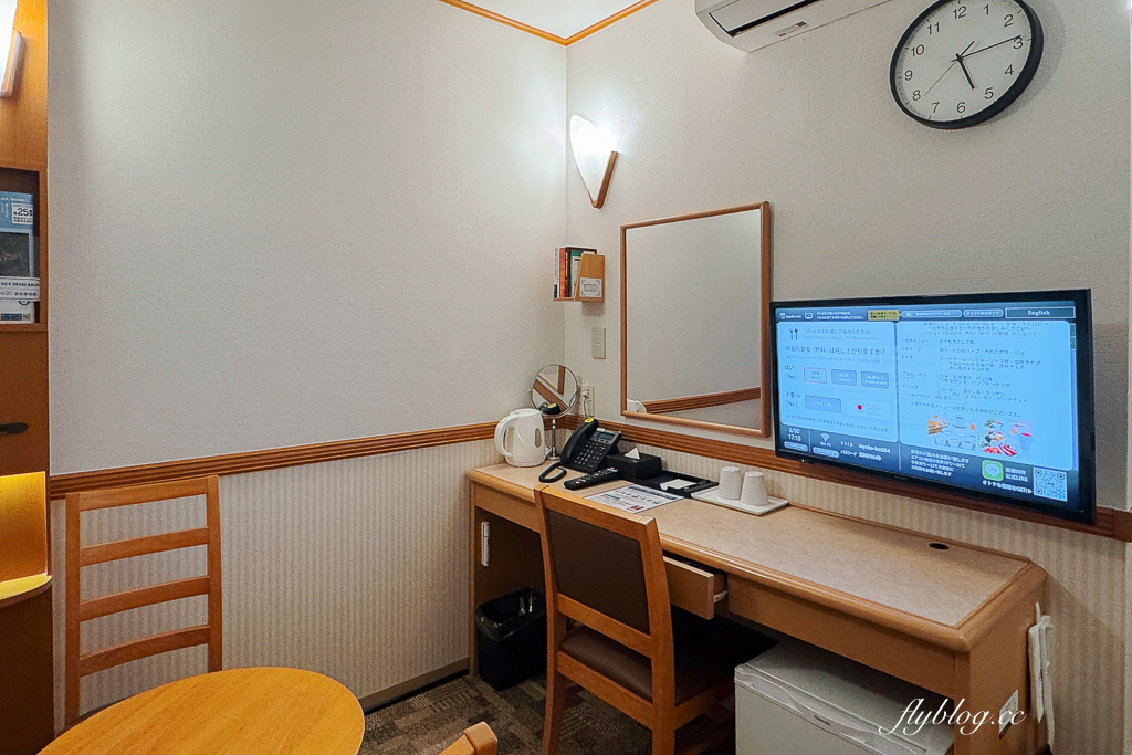 日本北海道｜東橫INN 北海道札幌站南口．札幌車站步行5分鐘，路口就是Seicomart便利商店 @飛天璇的口袋